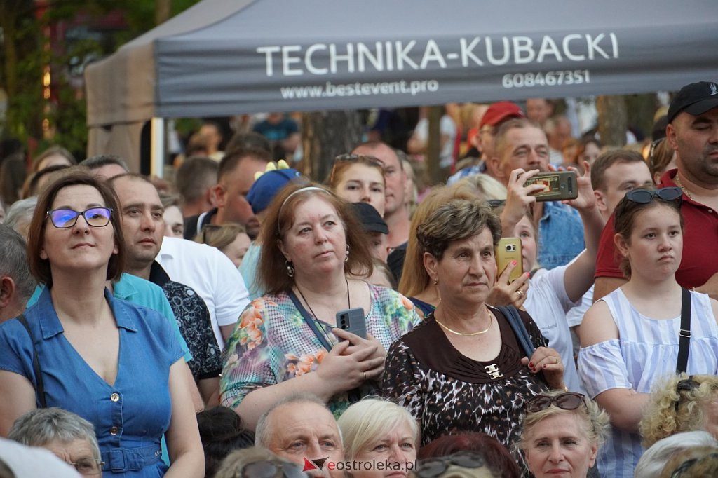 Wesele Kurpiowskie 2022: Golec uOrkiestra [19.06.2022] - zdjęcie #98 - eOstroleka.pl