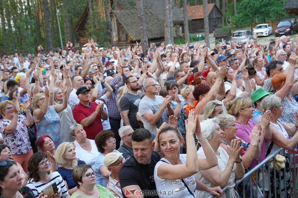 Wesele Kurpiowskie 2022: Golec uOrkiestra [19.06.2022] - zdjęcie #96 - eOstroleka.pl