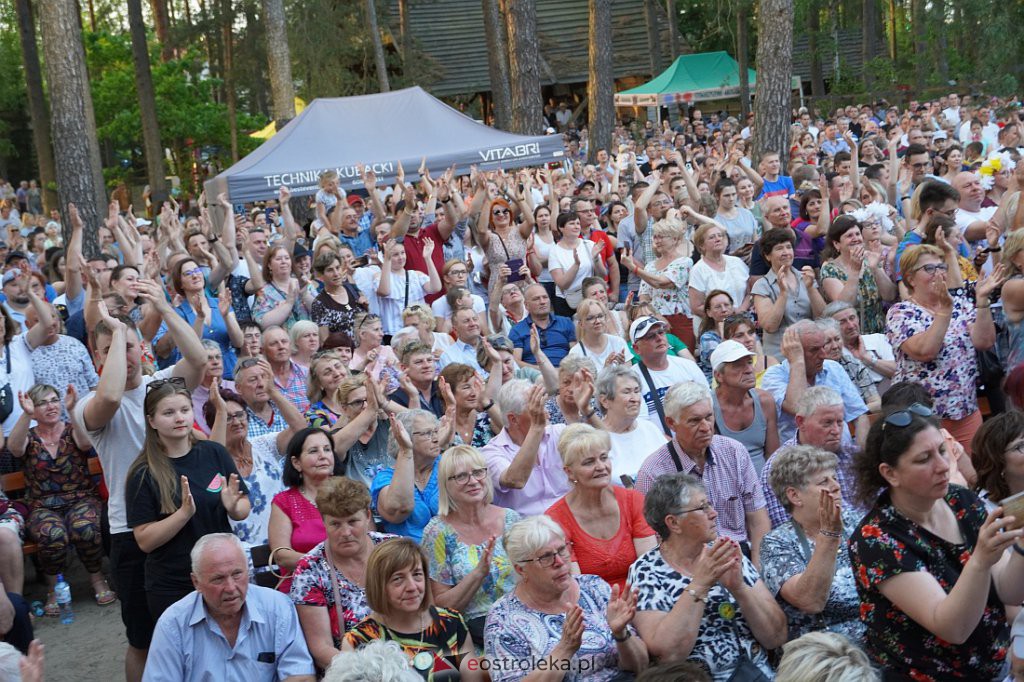 Wesele Kurpiowskie 2022: Golec uOrkiestra [19.06.2022] - zdjęcie #95 - eOstroleka.pl