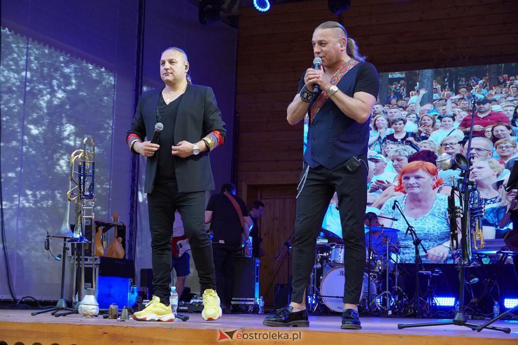 Wesele Kurpiowskie 2022: Golec uOrkiestra [19.06.2022] - zdjęcie #89 - eOstroleka.pl