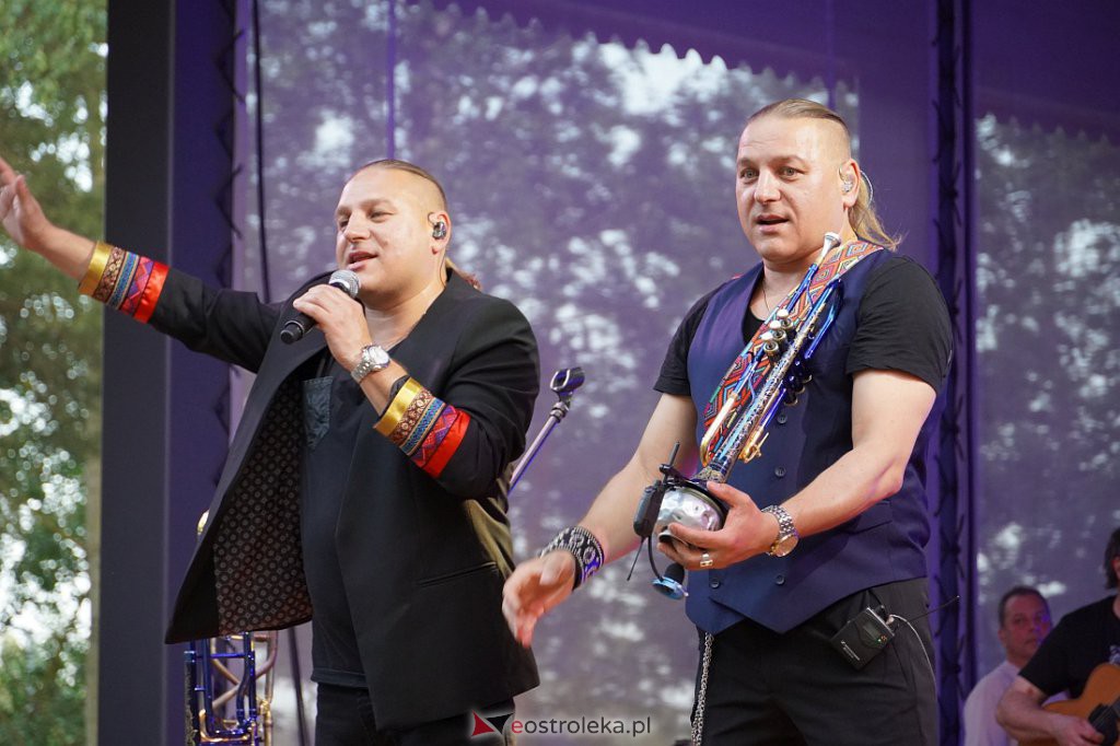 Wesele Kurpiowskie 2022: Golec uOrkiestra [19.06.2022] - zdjęcie #81 - eOstroleka.pl