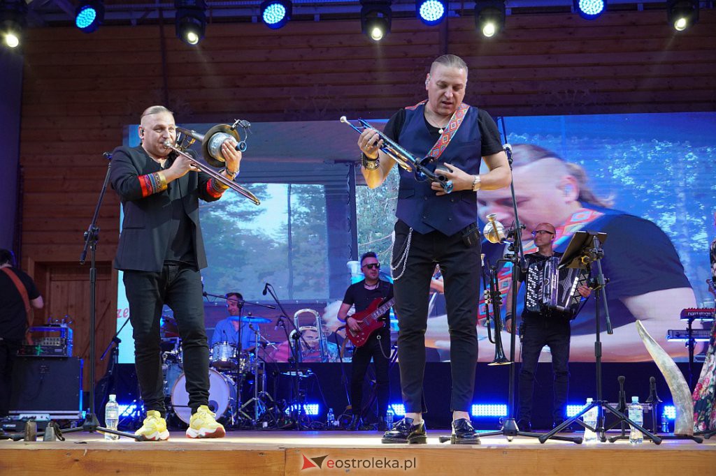 Wesele Kurpiowskie 2022: Golec uOrkiestra [19.06.2022] - zdjęcie #77 - eOstroleka.pl