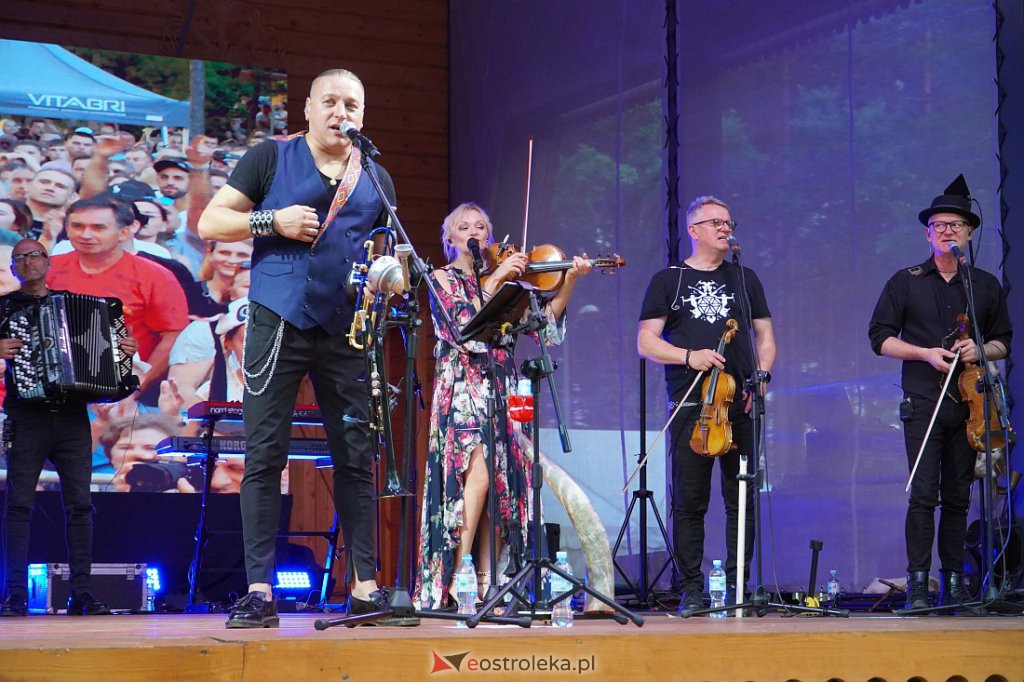 Wesele Kurpiowskie 2022: Golec uOrkiestra [19.06.2022] - zdjęcie #75 - eOstroleka.pl