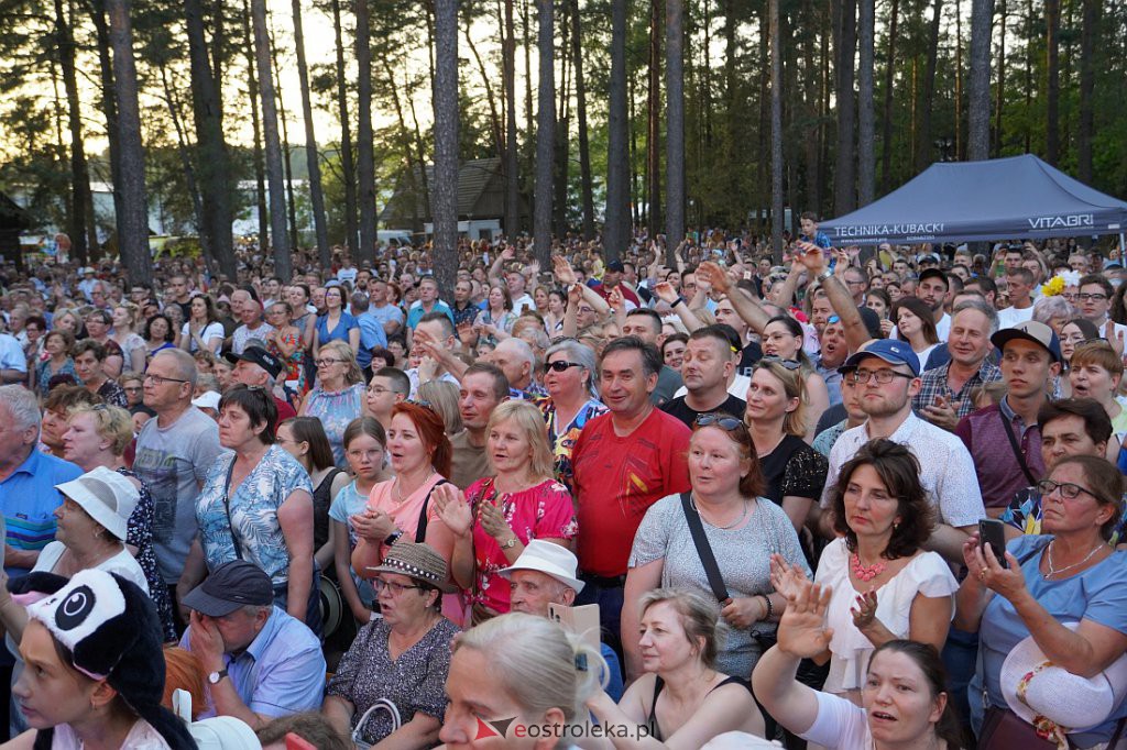 Wesele Kurpiowskie 2022: Golec uOrkiestra [19.06.2022] - zdjęcie #71 - eOstroleka.pl