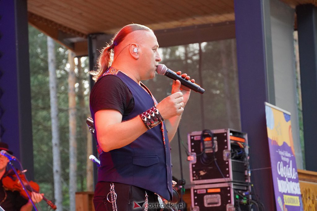 Wesele Kurpiowskie 2022: Golec uOrkiestra [19.06.2022] - zdjęcie #68 - eOstroleka.pl