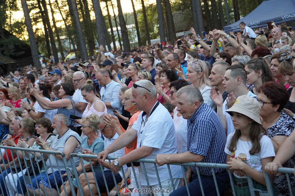 Wesele Kurpiowskie 2022: Golec uOrkiestra [19.06.2022] - zdjęcie #63 - eOstroleka.pl