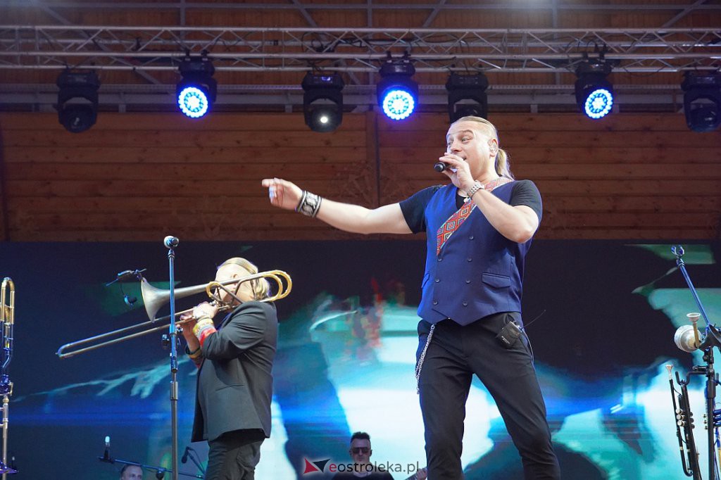 Wesele Kurpiowskie 2022: Golec uOrkiestra [19.06.2022] - zdjęcie #58 - eOstroleka.pl
