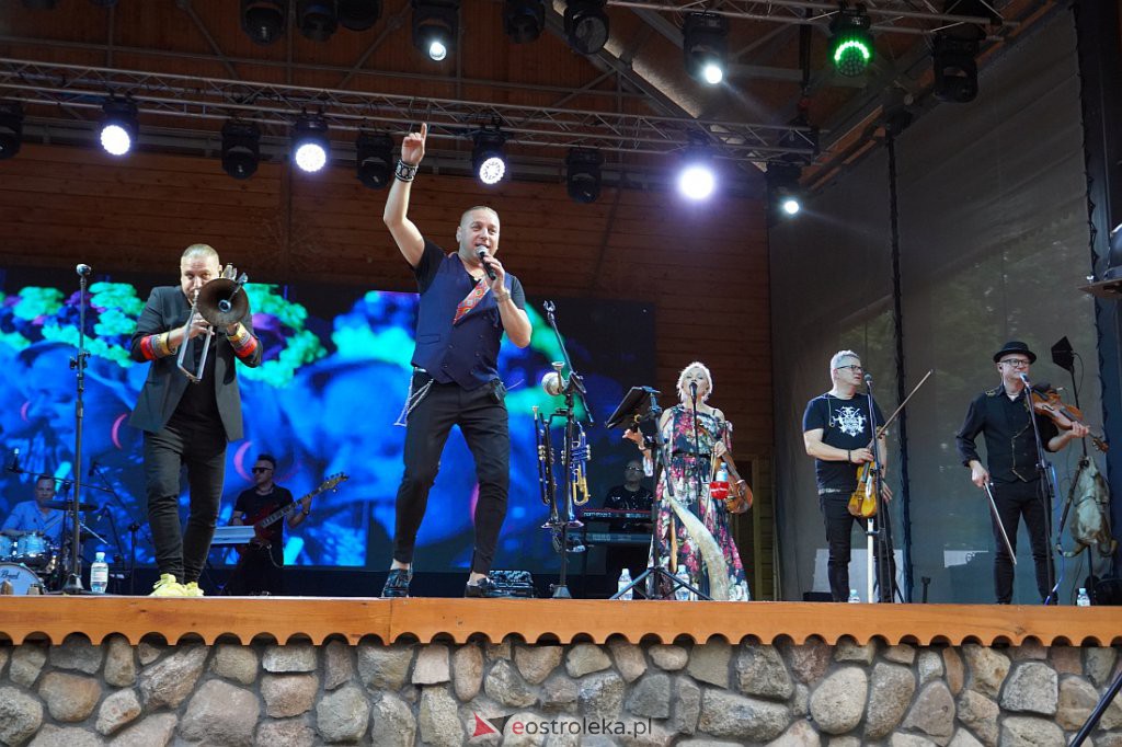 Wesele Kurpiowskie 2022: Golec uOrkiestra [19.06.2022] - zdjęcie #56 - eOstroleka.pl