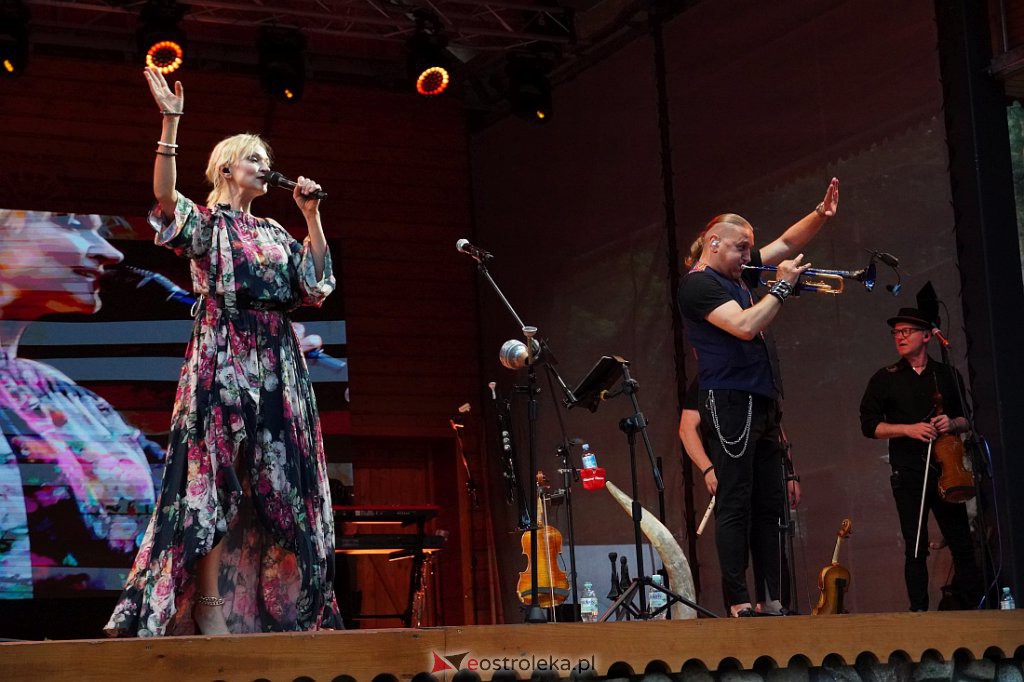 Wesele Kurpiowskie 2022: Golec uOrkiestra [19.06.2022] - zdjęcie #50 - eOstroleka.pl