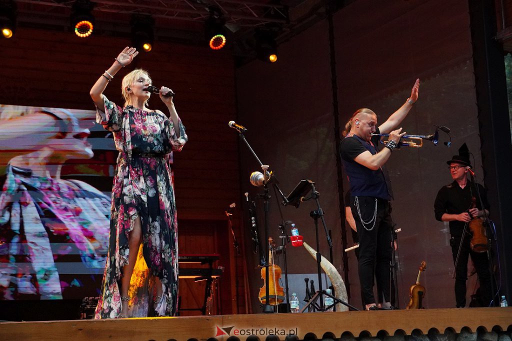 Wesele Kurpiowskie 2022: Golec uOrkiestra [19.06.2022] - zdjęcie #49 - eOstroleka.pl