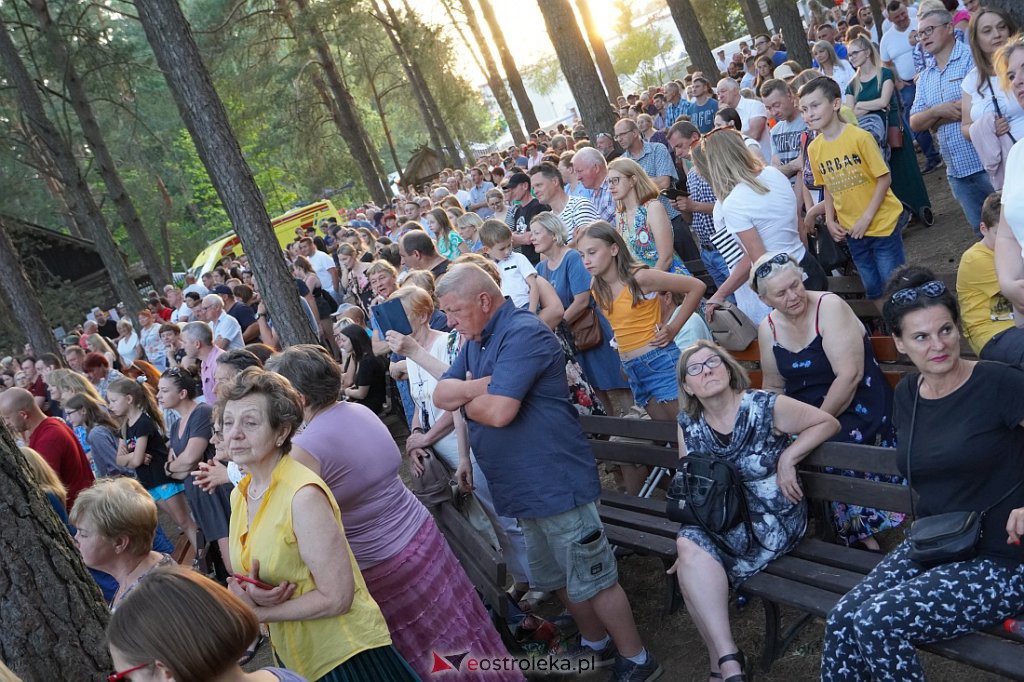 Wesele Kurpiowskie 2022: Golec uOrkiestra [19.06.2022] - zdjęcie #43 - eOstroleka.pl