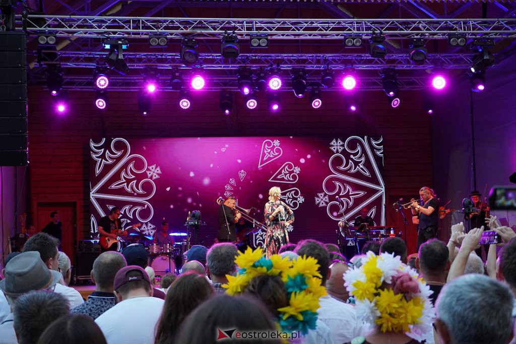 Wesele Kurpiowskie 2022: Golec uOrkiestra [19.06.2022] - zdjęcie #35 - eOstroleka.pl