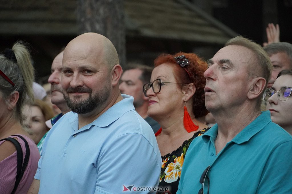 Wesele Kurpiowskie 2022: Golec uOrkiestra [19.06.2022] - zdjęcie #32 - eOstroleka.pl