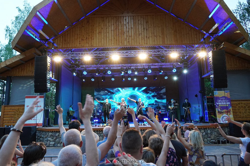 Wesele Kurpiowskie 2022: Golec uOrkiestra [19.06.2022] - zdjęcie #26 - eOstroleka.pl