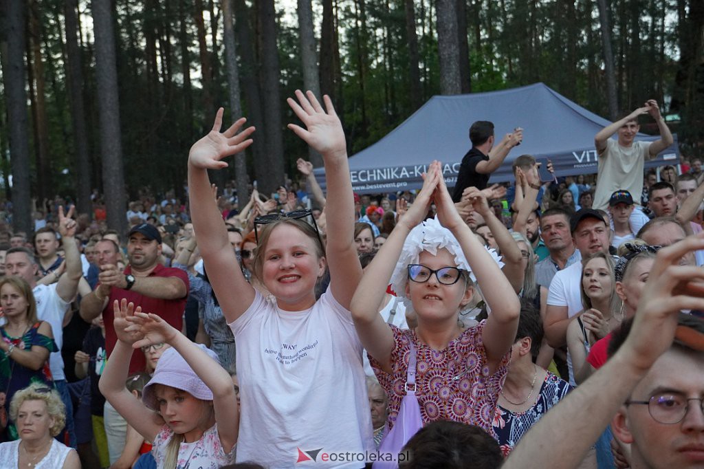 Wesele Kurpiowskie 2022: Golec uOrkiestra [19.06.2022] - zdjęcie #20 - eOstroleka.pl