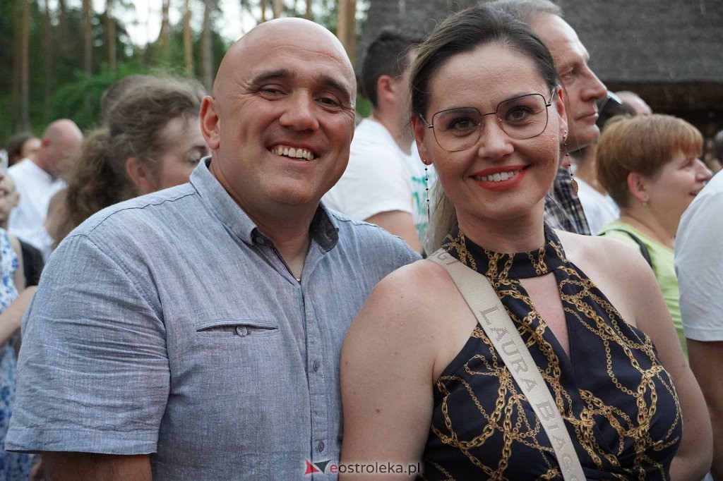 Wesele Kurpiowskie 2022: Golec uOrkiestra [19.06.2022] - zdjęcie #17 - eOstroleka.pl