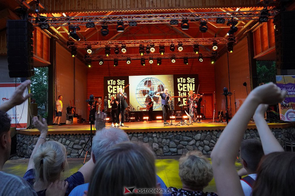 Wesele Kurpiowskie 2022: Golec uOrkiestra [19.06.2022] - zdjęcie #10 - eOstroleka.pl