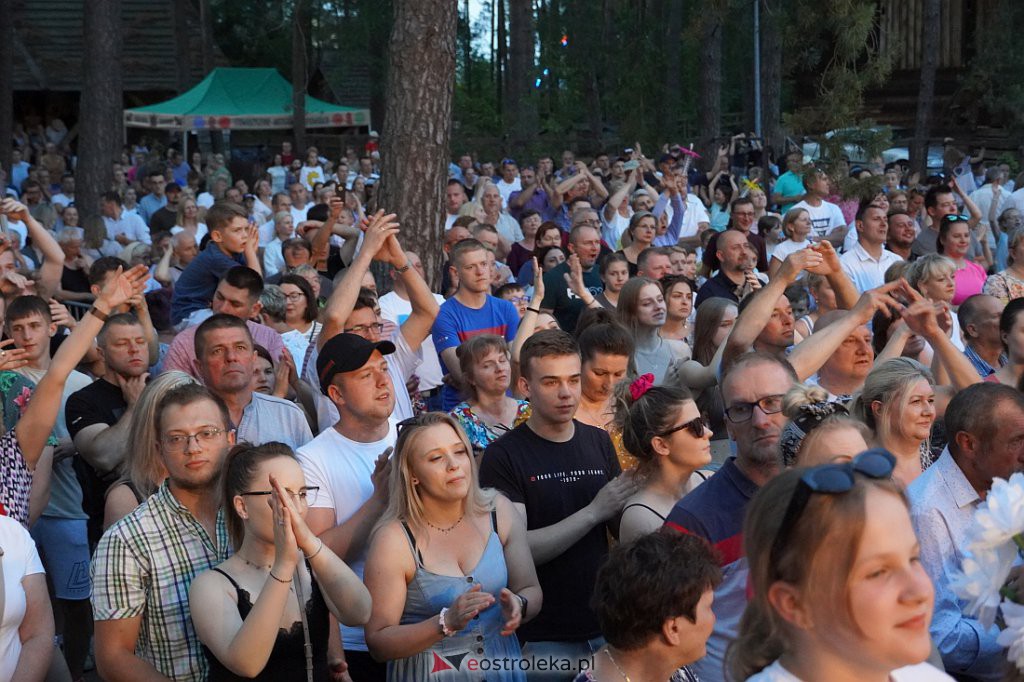 Wesele Kurpiowskie 2022: Golec uOrkiestra [19.06.2022] - zdjęcie #5 - eOstroleka.pl