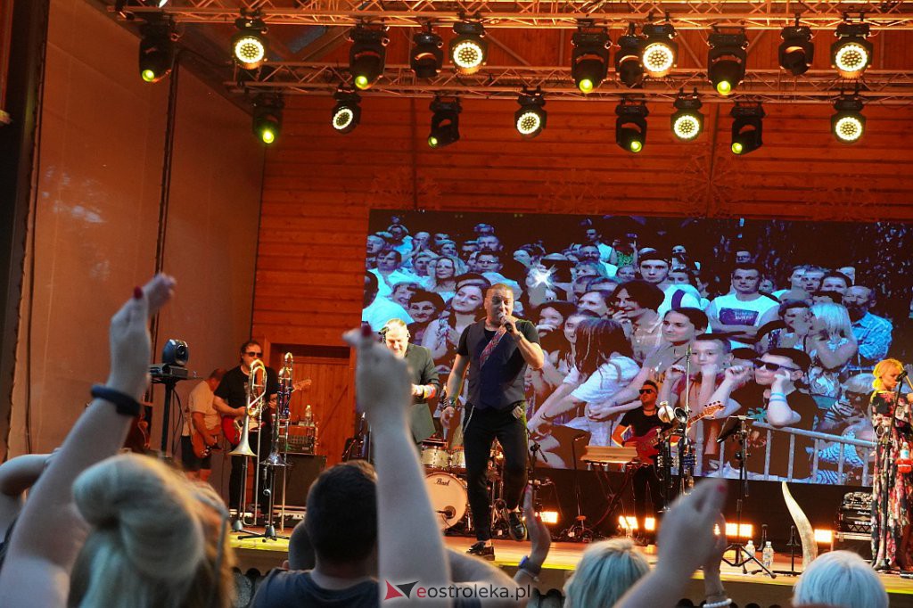 Wesele Kurpiowskie 2022: Golec uOrkiestra [19.06.2022] - zdjęcie #3 - eOstroleka.pl