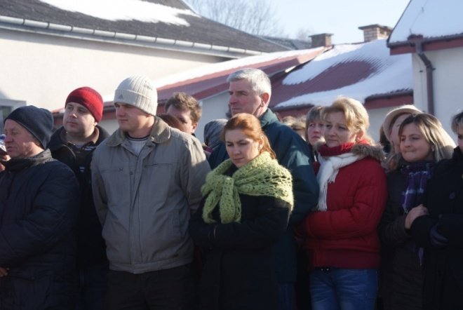 Protest rodziców w Olszewce (1.02.2011) - zdjęcie #14 - eOstroleka.pl