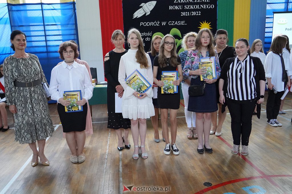 Zaokończenie roku szkolnego klas 8 Szkoły Podstawowej nr 2 [23.06.2022] - zdjęcie #101 - eOstroleka.pl