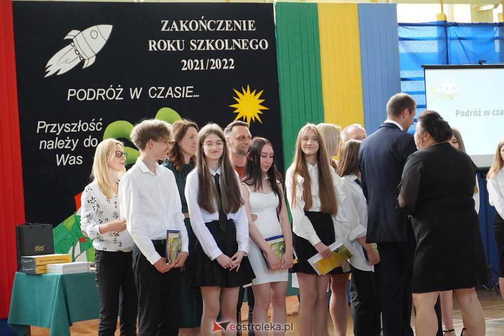 Zaokończenie roku szkolnego klas 8 Szkoły Podstawowej nr 2 [23.06.2022] - zdjęcie #77 - eOstroleka.pl