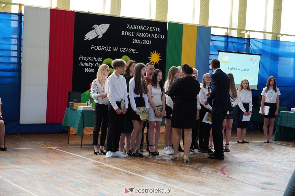 Zaokończenie roku szkolnego klas 8 Szkoły Podstawowej nr 2 [23.06.2022] - zdjęcie #75 - eOstroleka.pl