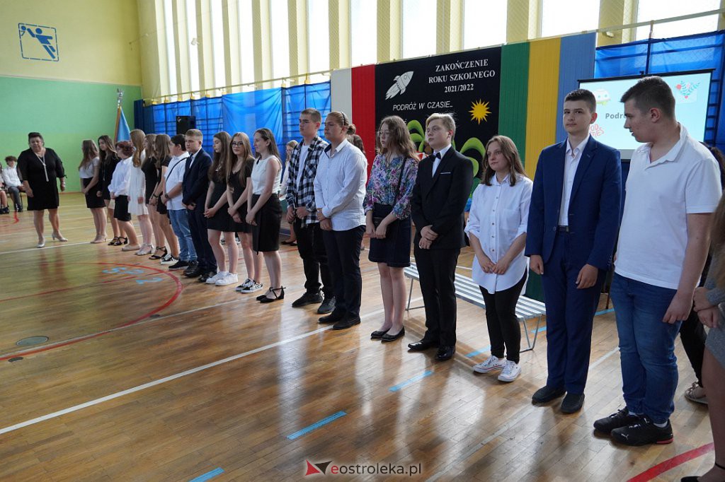 Zaokończenie roku szkolnego klas 8 Szkoły Podstawowej nr 2 [23.06.2022] - zdjęcie #73 - eOstroleka.pl