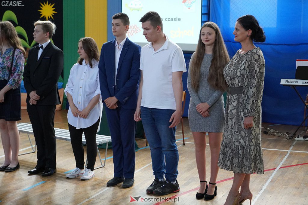 Zaokończenie roku szkolnego klas 8 Szkoły Podstawowej nr 2 [23.06.2022] - zdjęcie #72 - eOstroleka.pl