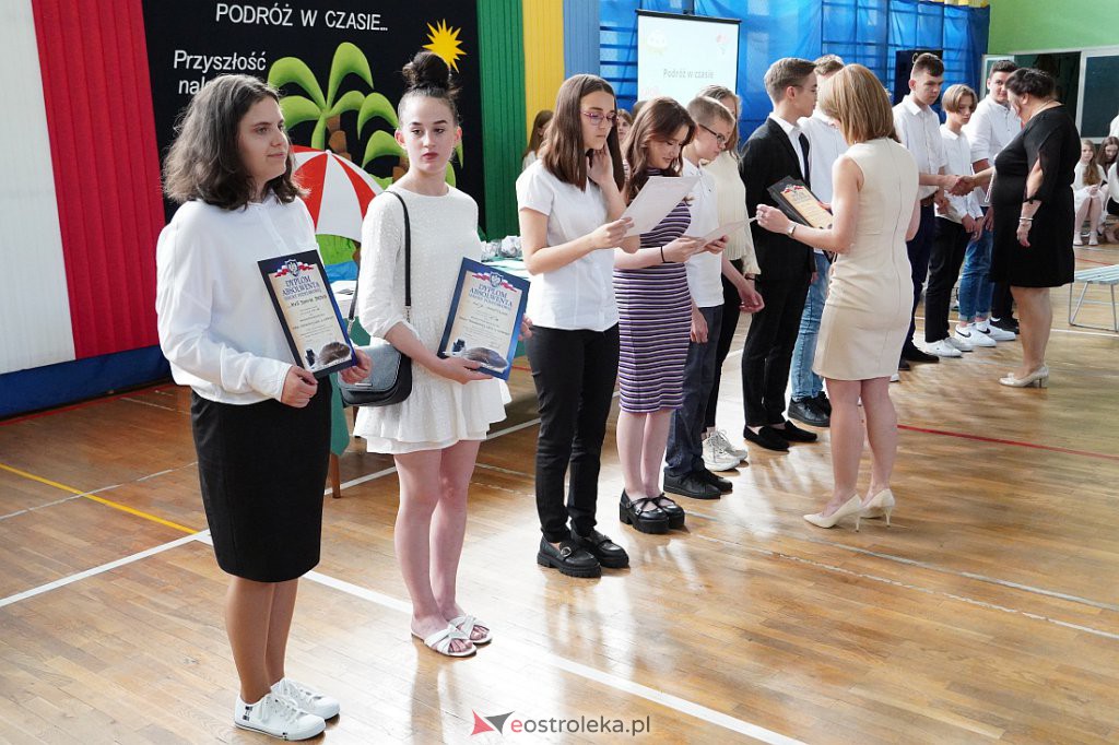 Zaokończenie roku szkolnego klas 8 Szkoły Podstawowej nr 2 [23.06.2022] - zdjęcie #61 - eOstroleka.pl