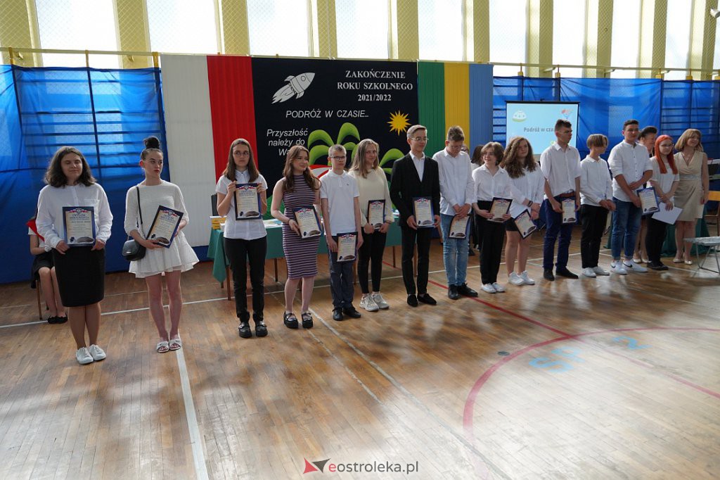 Zaokończenie roku szkolnego klas 8 Szkoły Podstawowej nr 2 [23.06.2022] - zdjęcie #58 - eOstroleka.pl