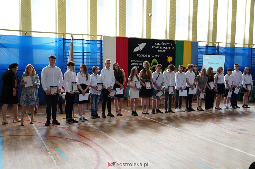 Zaokończenie roku szkolnego klas 8 Szkoły Podstawowej nr 2 [23.06.2022] - zdjęcie #53 - eOstroleka.pl