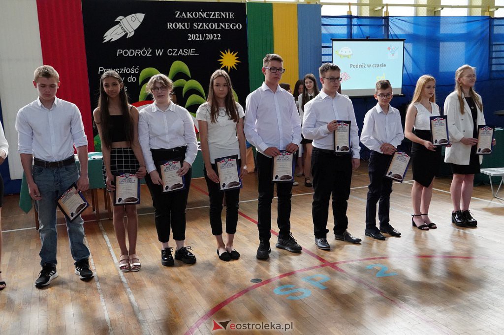 Zaokończenie roku szkolnego klas 8 Szkoły Podstawowej nr 2 [23.06.2022] - zdjęcie #49 - eOstroleka.pl