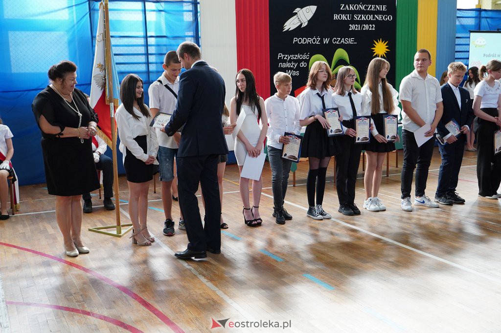 Zaokończenie roku szkolnego klas 8 Szkoły Podstawowej nr 2 [23.06.2022] - zdjęcie #38 - eOstroleka.pl