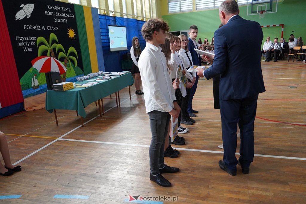Zaokończenie roku szkolnego klas 8 Szkoły Podstawowej nr 2 [23.06.2022] - zdjęcie #33 - eOstroleka.pl