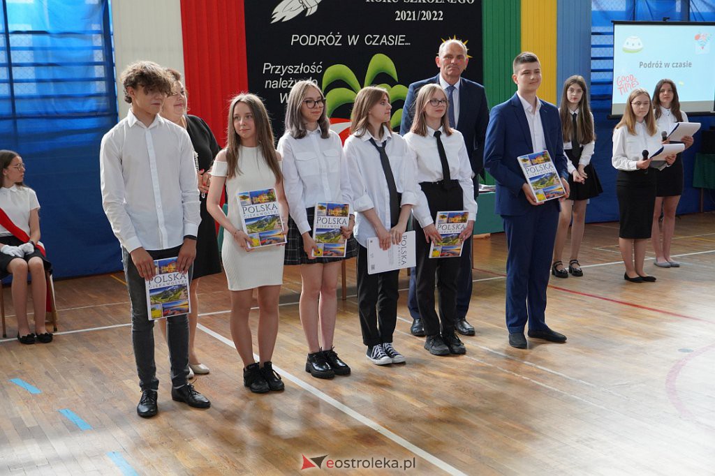 Zaokończenie roku szkolnego klas 8 Szkoły Podstawowej nr 2 [23.06.2022] - zdjęcie #30 - eOstroleka.pl