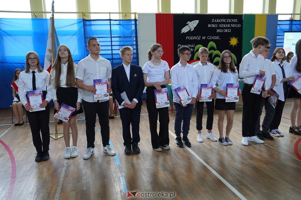 Zaokończenie roku szkolnego klas 8 Szkoły Podstawowej nr 2 [23.06.2022] - zdjęcie #20 - eOstroleka.pl