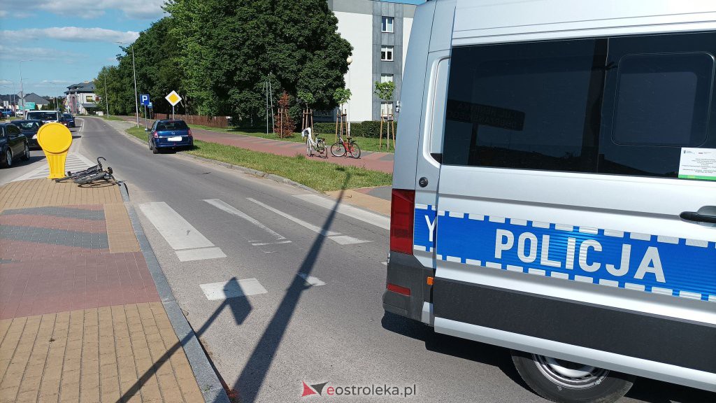 Wypadek w centrum Ostrołęki. 71-letnia kobieta zabrana do szpitala [23.06.2022] - zdjęcie #1 - eOstroleka.pl
