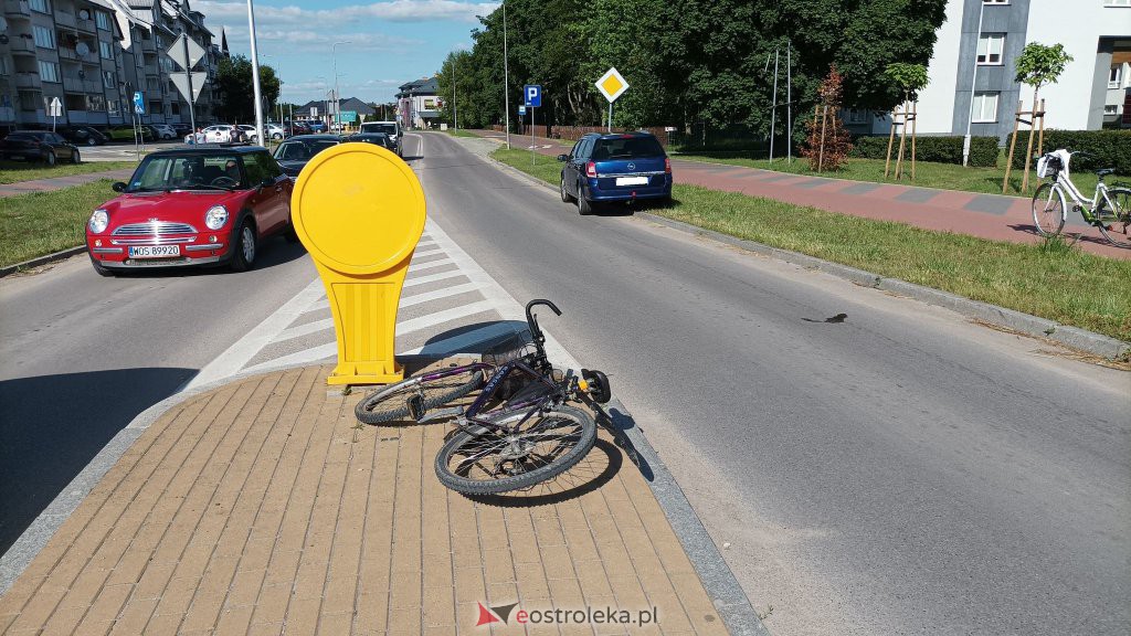 Wypadek w centrum Ostrołęki. 71-letnia kobieta zabrana do szpitala [23.06.2022] - zdjęcie #5 - eOstroleka.pl