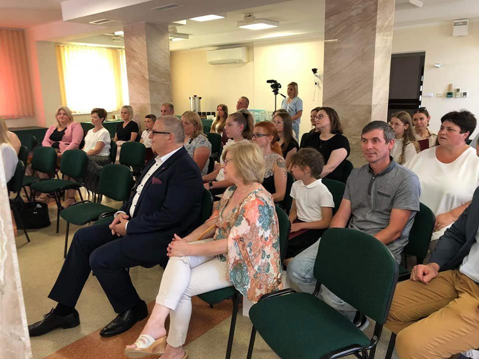 Prymusi z rzekuńskich szkół nagrodzeni [23.06.2022] - zdjęcie #6 - eOstroleka.pl