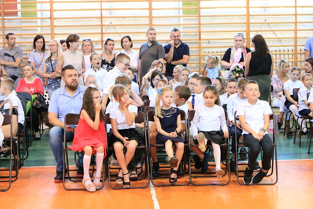 Zakończenie roku szkolnego w Szkole Podstawowej nr 5 [24.06.2022] - zdjęcie #5 - eOstroleka.pl