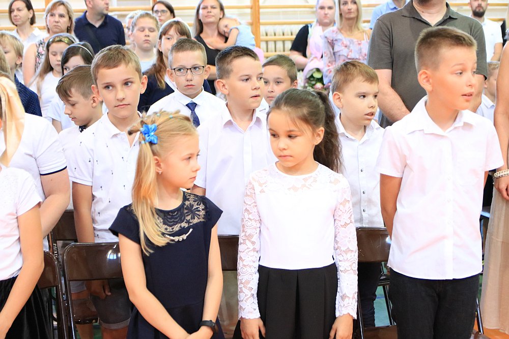 Zakończenie roku szkolnego w Szkole Podstawowej nr 5 [24.06.2022] - zdjęcie #17 - eOstroleka.pl