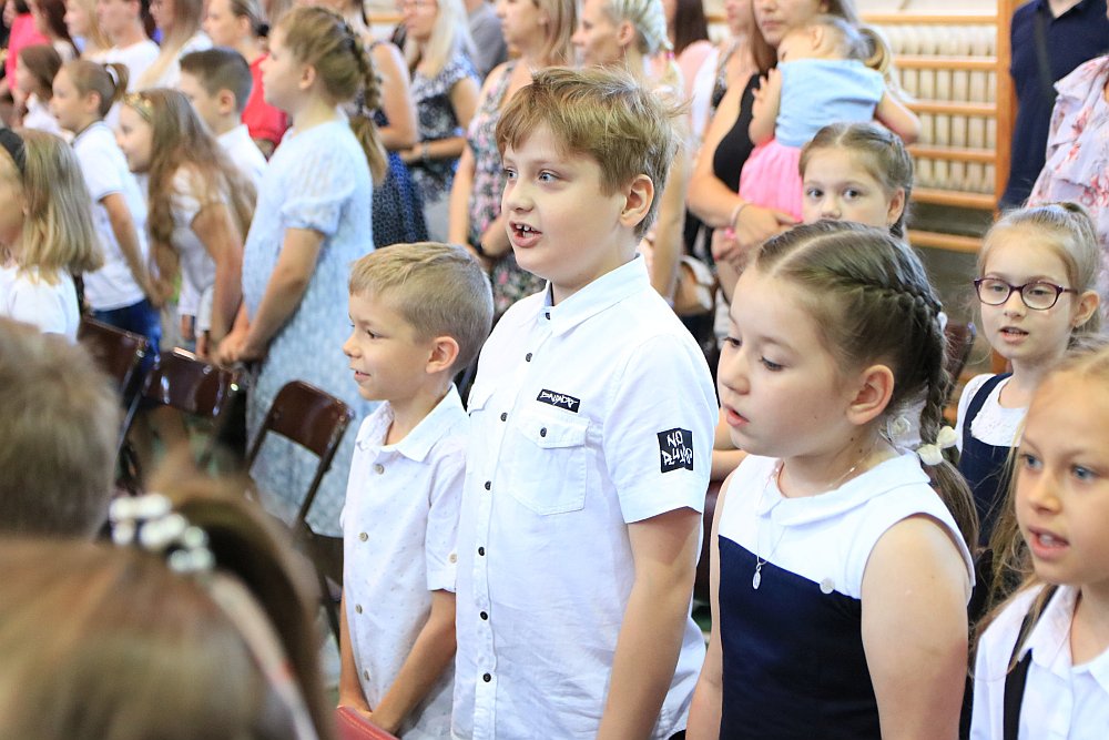 Zakończenie roku szkolnego w Szkole Podstawowej nr 5 [24.06.2022] - zdjęcie #22 - eOstroleka.pl