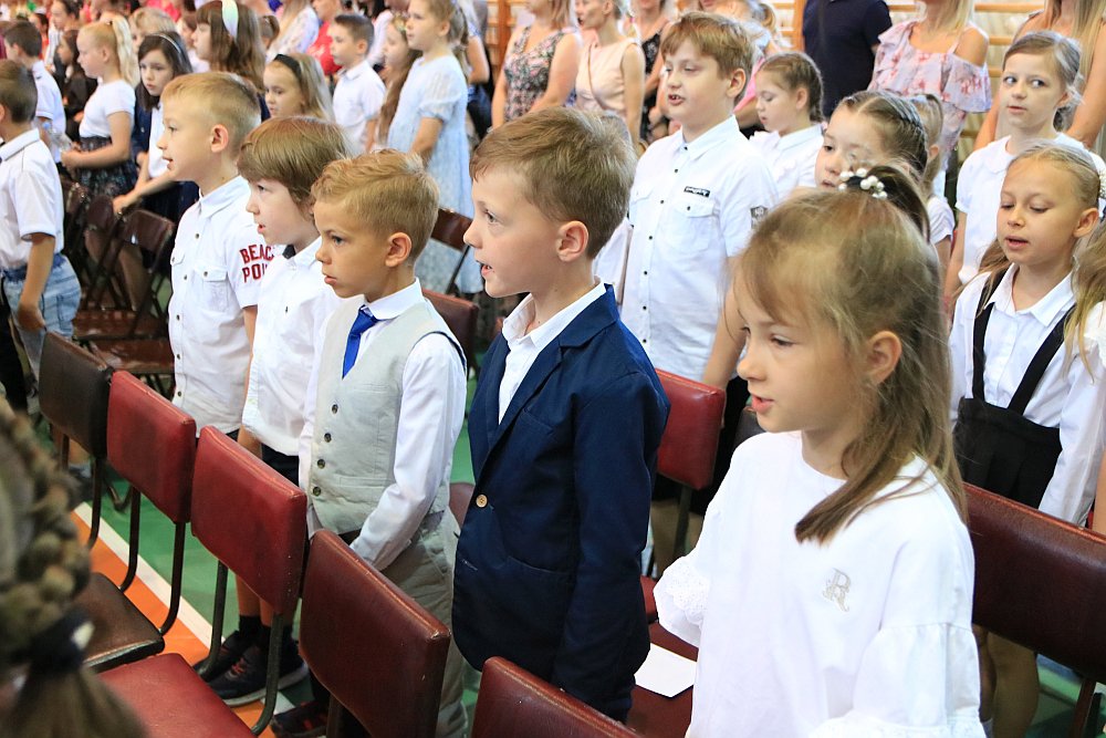 Zakończenie roku szkolnego w Szkole Podstawowej nr 5 [24.06.2022] - zdjęcie #24 - eOstroleka.pl