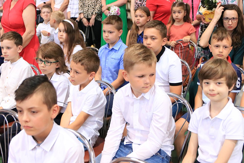 Zakończenie roku szkolnego w Szkole Podstawowej nr 5 [24.06.2022] - zdjęcie #47 - eOstroleka.pl