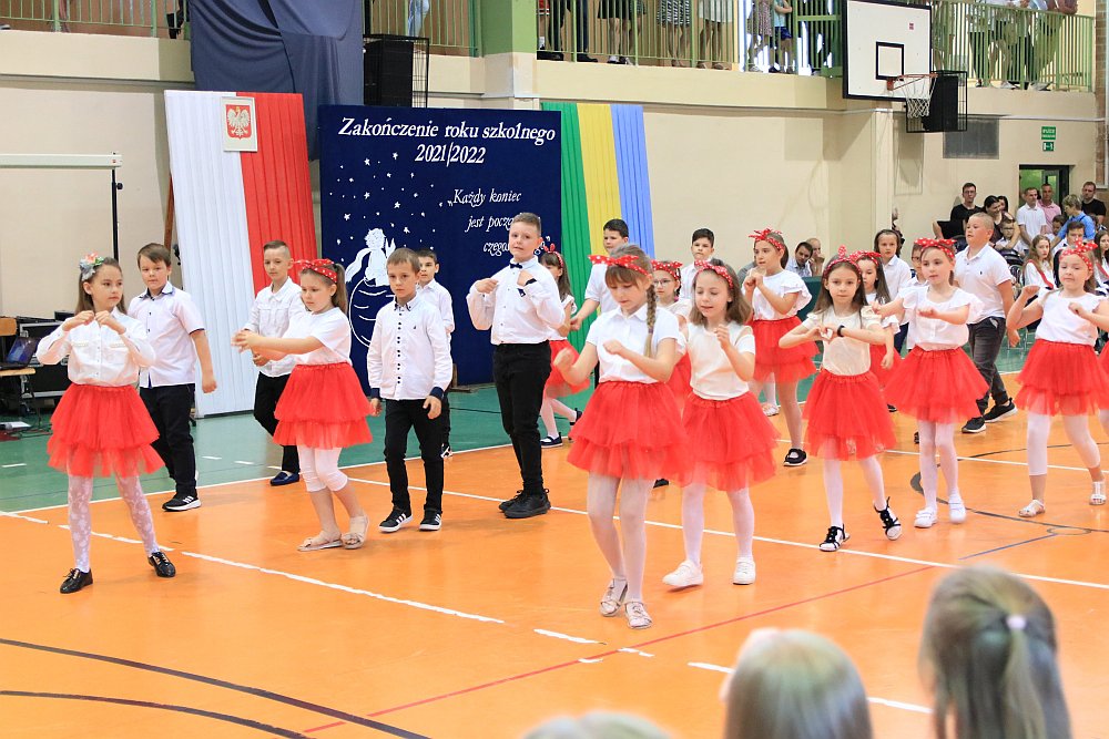 Zakończenie roku szkolnego w Szkole Podstawowej nr 5 [24.06.2022] - zdjęcie #61 - eOstroleka.pl