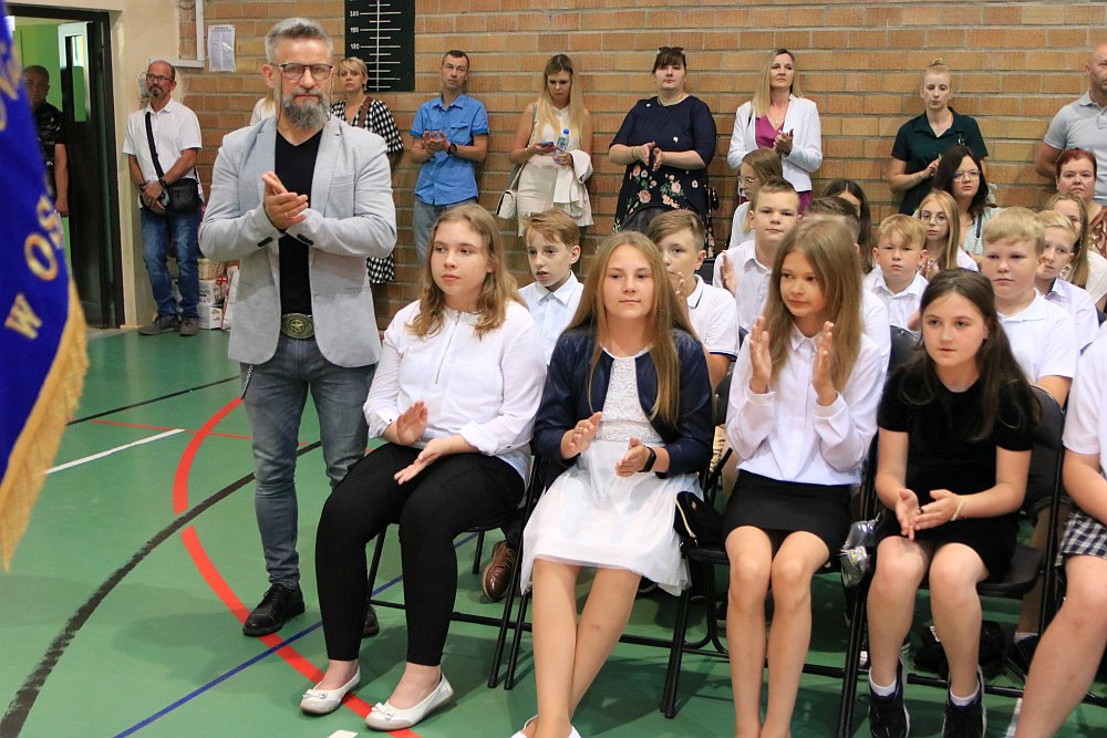 Zakończenie roku szkolnego w Szkole Podstawowej nr 5 [24.06.2022] - zdjęcie #76 - eOstroleka.pl