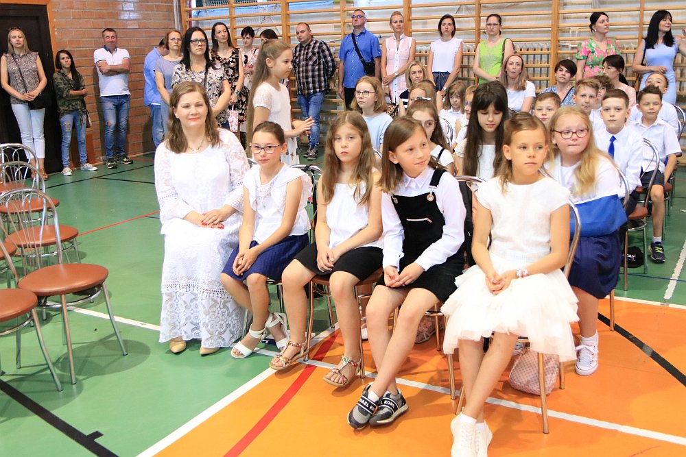 Zakończenie roku szkolnego w Szkole Podstawowej nr 5 [24.06.2022] - zdjęcie #71 - eOstroleka.pl