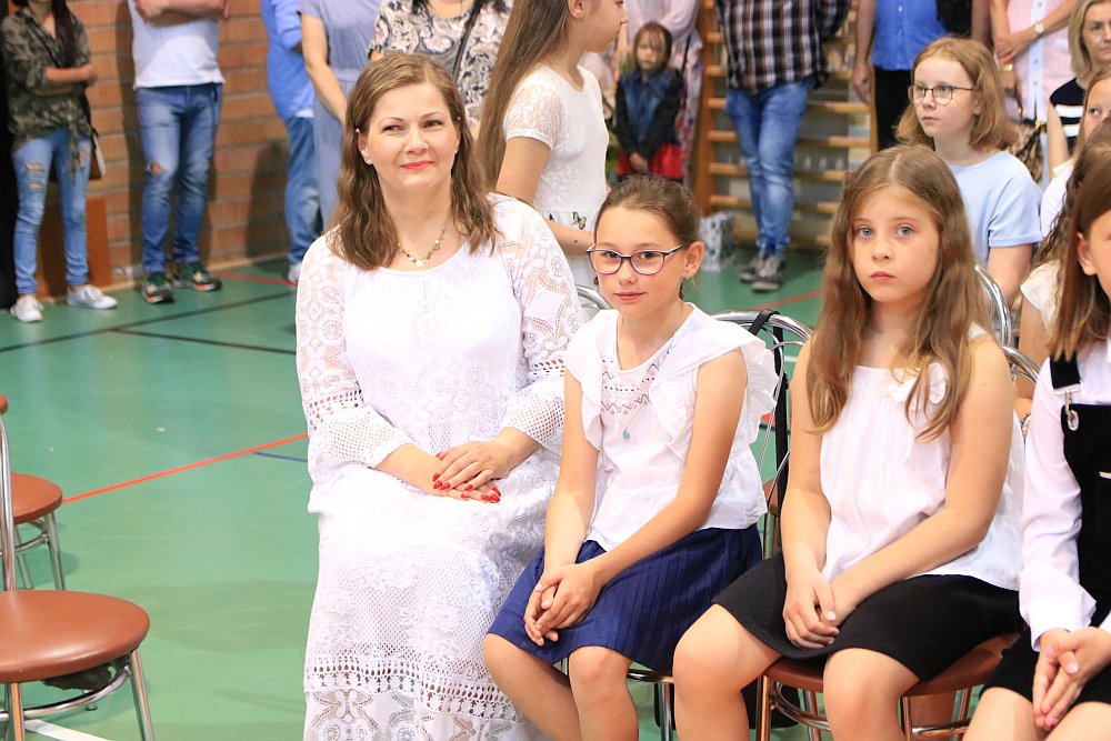 Zakończenie roku szkolnego w Szkole Podstawowej nr 5 [24.06.2022] - zdjęcie #70 - eOstroleka.pl