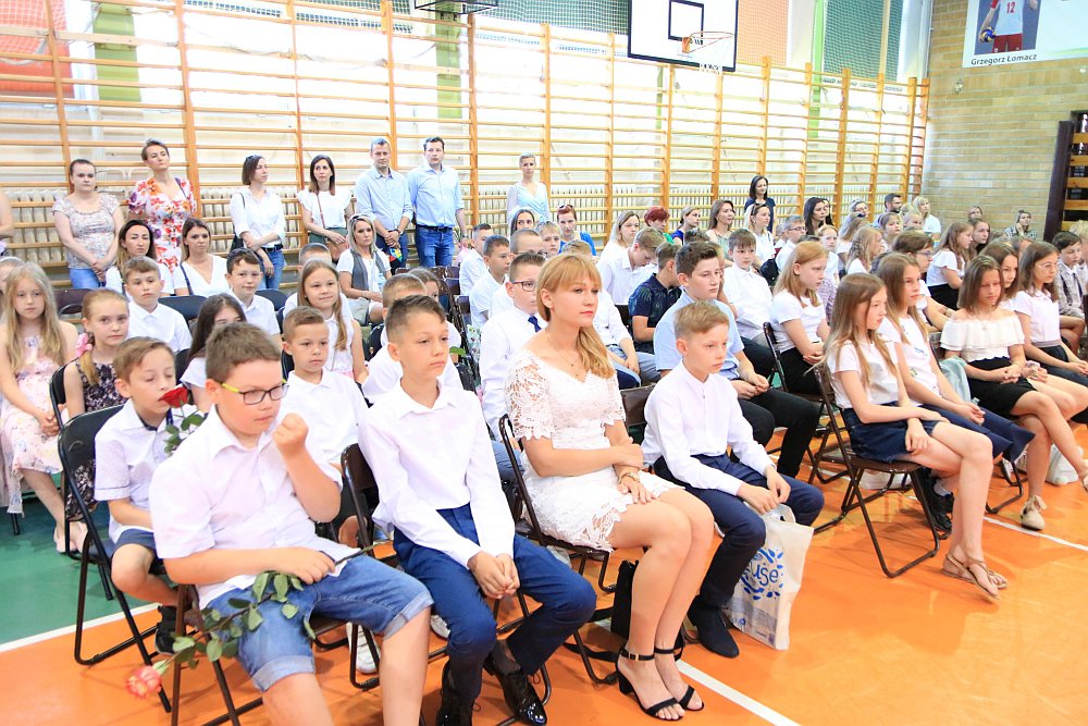 Zakończenie roku szkolnego w Szkole Podstawowej nr 5 [24.06.2022] - zdjęcie #48 - eOstroleka.pl